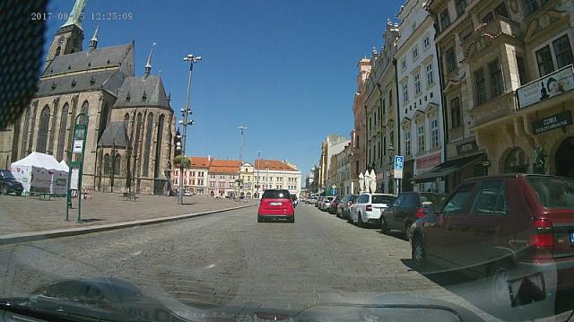 Náměstí jsme objeli dvakrát,