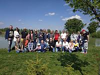 Naštěstí někteří pamatovali na skupinové foto účastníků.